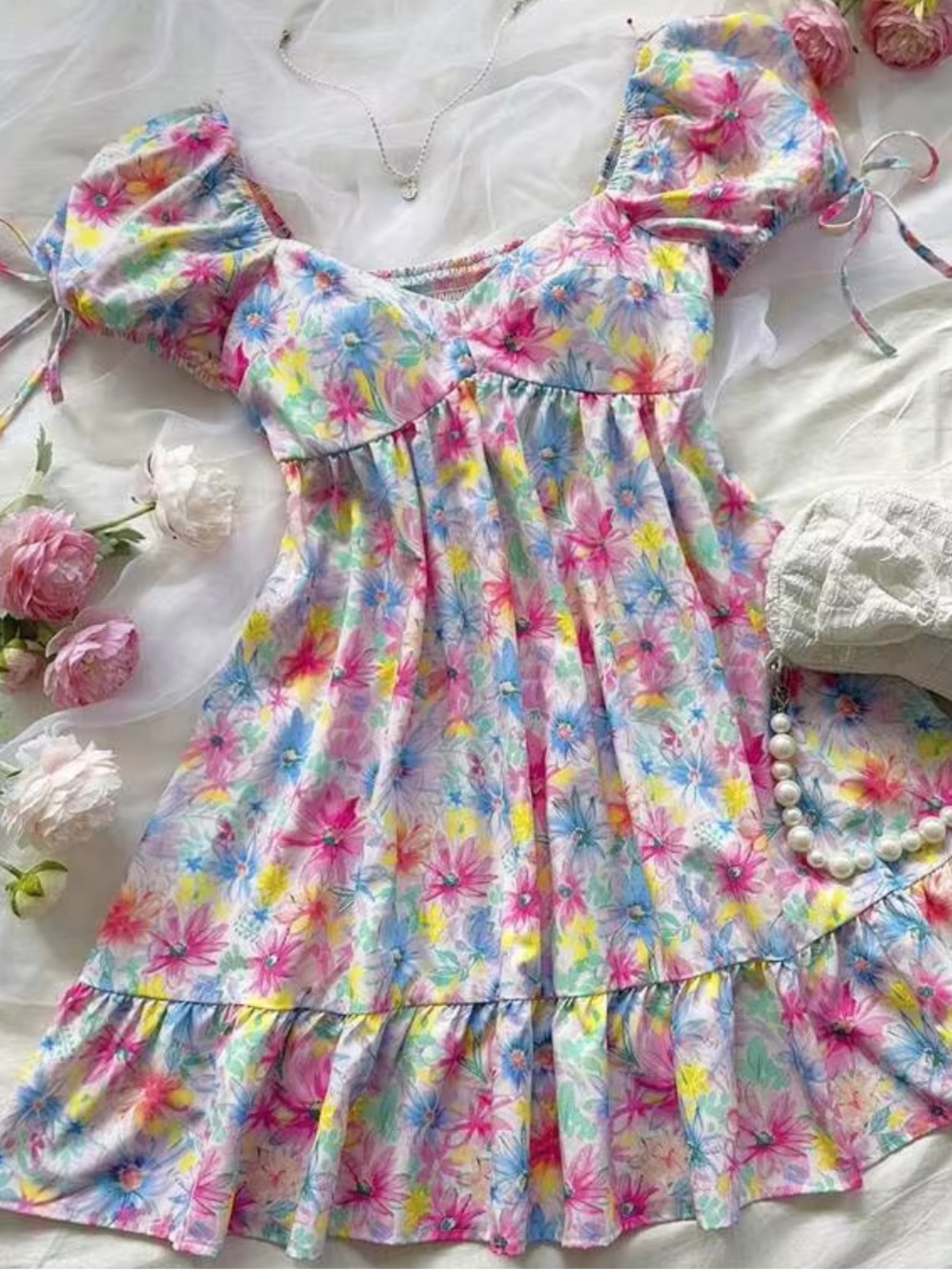 SHEIN Watercolor Floral Bubble Tie-Sleeve Dress